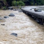 Селевые воды повредили дорожную инфраструктуру в Габале