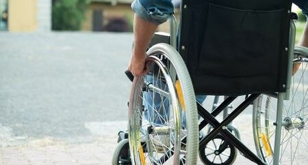 Для инвалидов и пожилых людей будут созданы мобильные центры обслуживания