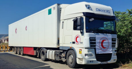 Автоколонна с 40 тоннами муки, отправленная из Баку, уже пятый день ожидает на дороге Агдам-Ханкенди