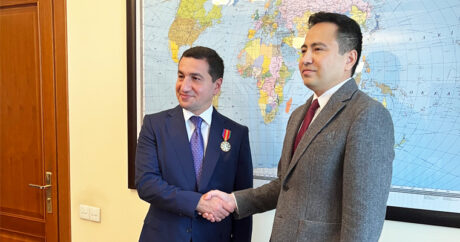 Помощник Президента Азербайджана награжден казахстанским Орденом «Достык»