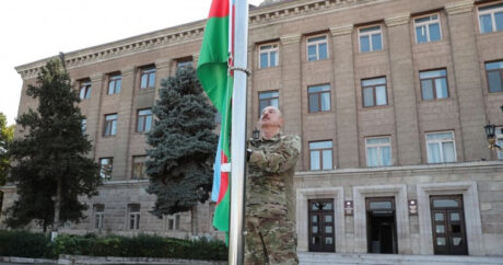 Ильхам Алиев поднял Государственный флаг Азербайджана в городе Ханкенди