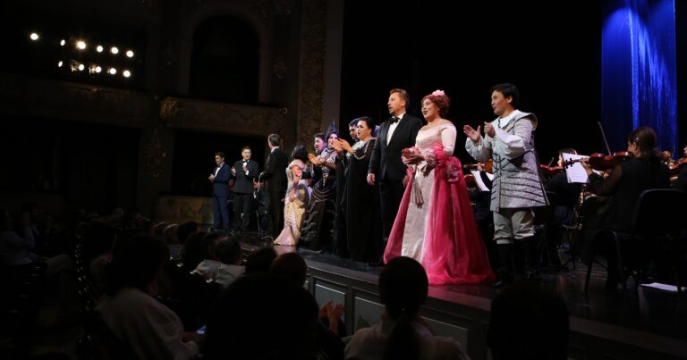 Грузинская публика рукоплескала «Астана Опера»