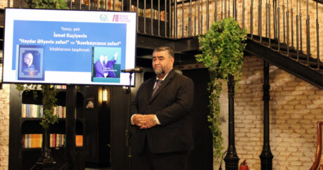 В Баку состоялась презентация книг узбекского писателя