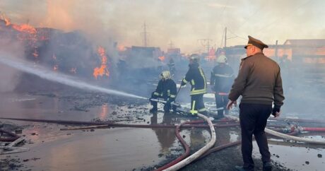 Пожар на рынке стройматериалов в Баку локализован