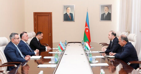 В министерстве здравоохранения Азербайджана состоялась встреча с послом Таджикистана