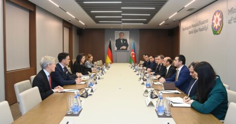 В Баку прошла встреча глав МИД Азербайджана и Германии в расширенном составе