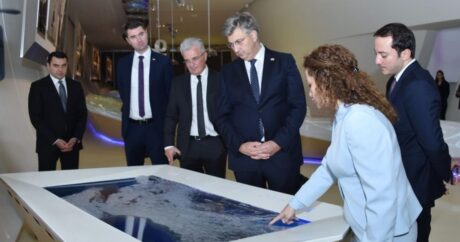 Премьер-министр Хорватии ознакомился с Центром Гейдара Алиева