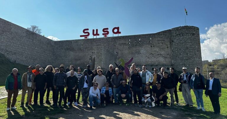Международные путешественники посетили Шушинскую крепость