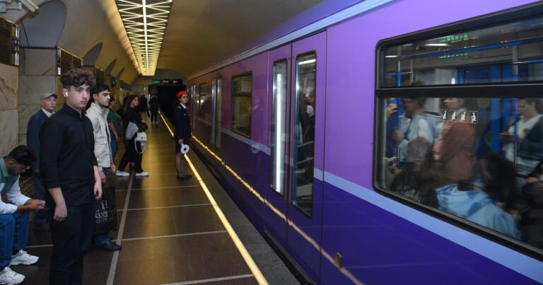 В бакинском метро перевезено рекордное количество пассажиров за день