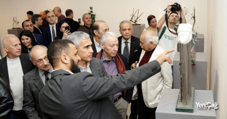 В Баку состоялось открытие персональной выставки Рахиба Гараева