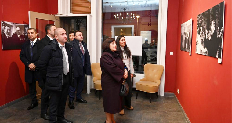 Сахиба Гафарова ознакомилась с выставкой «Общенациональный лидер Гейдар Алиев и культурное наследие Азербайджана»