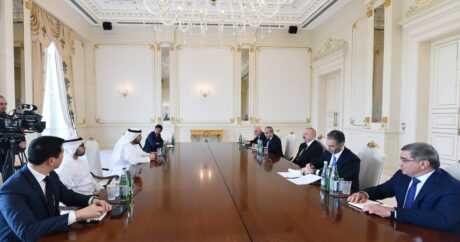 Президент Ильхам Алиев принял министра инвестиций Объединенных Арабских Эмиратов