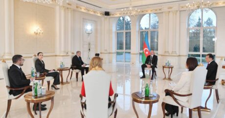 Президент Ильхам Алиев дал интервью местным телеканалам