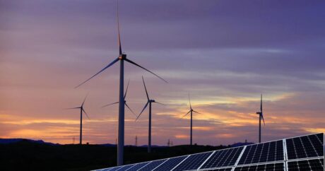 В Баку предлагается строительство одной ветряной и трех солнечных электростанций