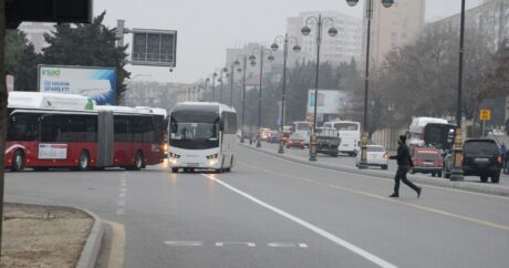 В Баку временно изменится схема движения автобусов по ряду маршрутов