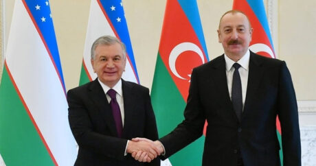 Шавкат Мирзиёев позвонил Президенту Ильхаму Алиеву
