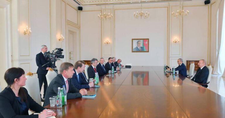 Ильхам Алиев принял председателя Восточного комитета германской экономики