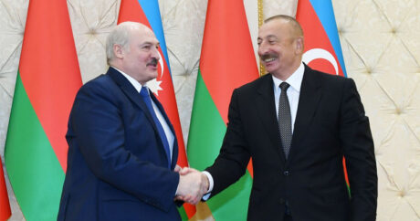 Александр Лукашенко позвонил Президенту Ильхаму Алиеву