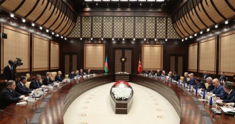 Состоялась встреча Ильхама Алиева и Реджепа Тайипа Эрдогана в расширенном составе