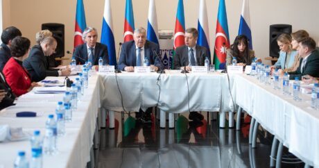 В Баку состоялся круглый стол «Роль народной дипломатии в развитии российско-азербайджанских отношений»