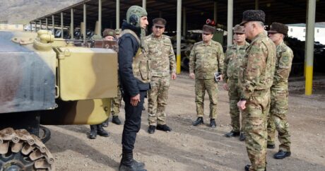 Керим Велиев посетил воинские части в Карабахском регионе