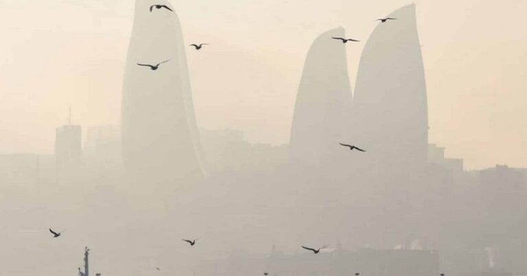 В атмосфере Баку наблюдается рост пылевой загрязненности
