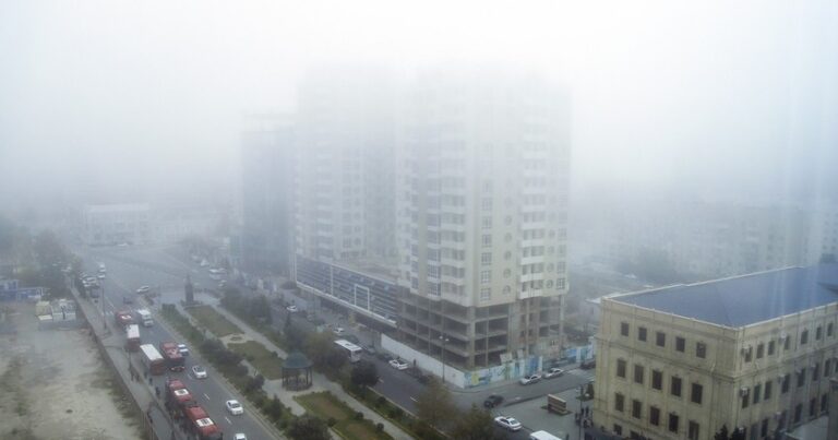 В ближайшие три дня в Баку будет наблюдаться туман