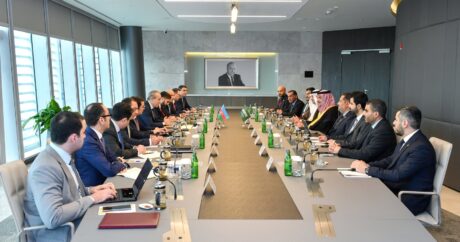 Азербайджан и Саудовская Аравия обсудили возможности расширения деятельности в области ВИЭ