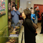 В Музее ковра открылась выставка «Культура одежды и ювелирного искусства тюркских народов»