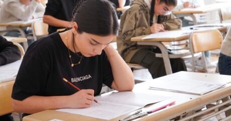 В Азербайджане свыше 52 тыс. учащихся сдали выпускной экзамен