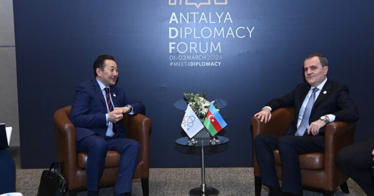 Джейхун Байрамов обсудил с Генеральным секретарем СВМДА перспективы сотрудничества