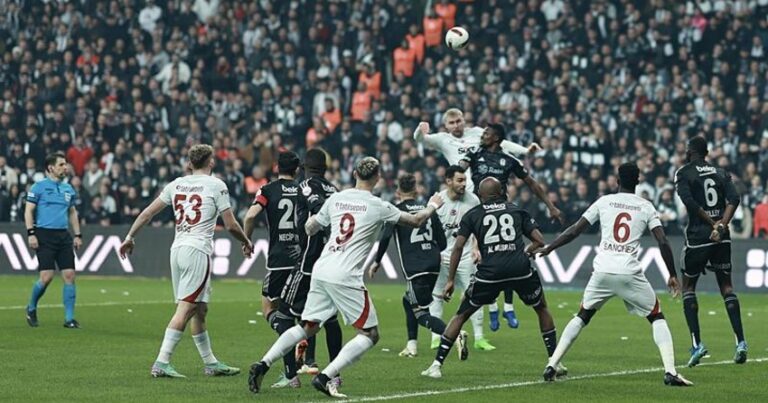 Суперлига Турции: «Галатасарай» победил «Бешикташ»