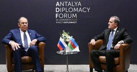Главы МИД Азербайджана и России провели встречу в Анталье