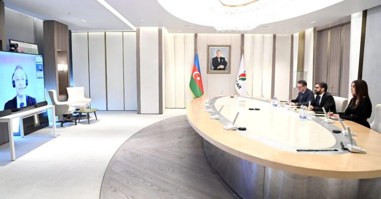 Президент SOCAR встретился с представителями Всемирного экономического форума