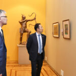 Генсек СВМДА Кайрат Сарыбай посетил Азербайджанский национальный музей искусств