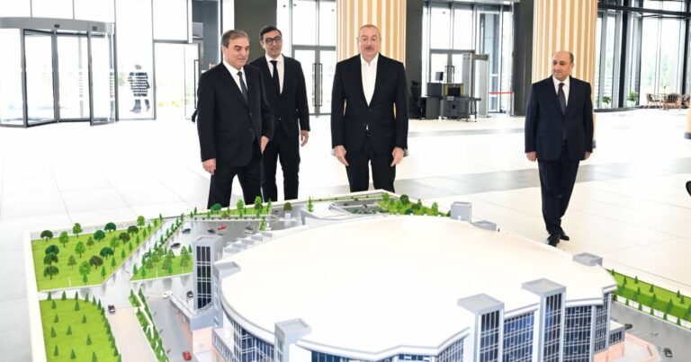 Ильхам Алиев принял участие в открытии Гянджинского дворца спорта