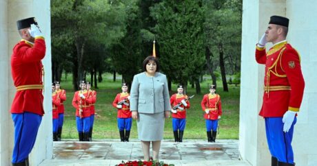 Делегация Милли Меджлиса посетила памятник «Воину-Партизану» в Монтенегро