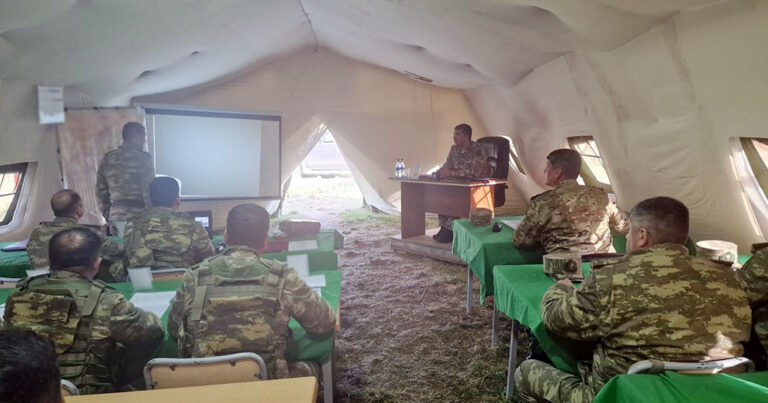 В армии Азербайджана завершились командно-штабные учения