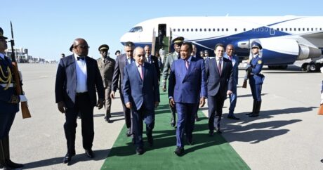 Президент Конго прибыл с официальным визитом в Азербайджан