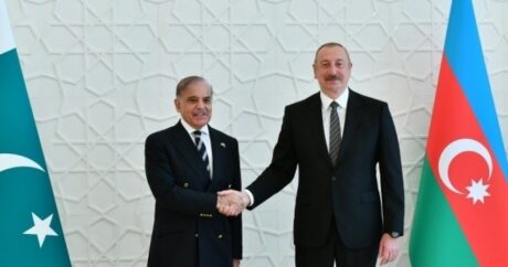 Шахбаз Шариф поздравил Президента Ильхама Алиева