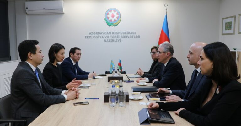 Мухтар Бабаев обсудил подготовку к COP29 с советником президента Казахстана
