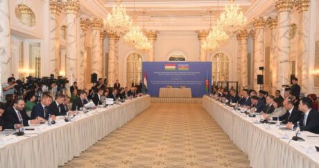 В Баку проходит 10-е заседание комиссии по экономическому сотрудничеству между Азербайджаном и Венгрией