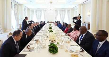 От имени Президента Азербайджана дан официальный обед в честь Президента Конго