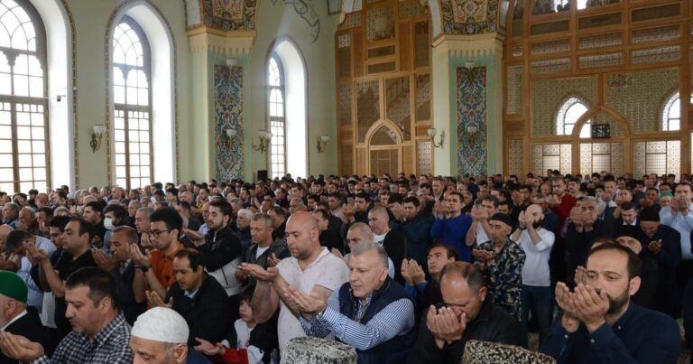 Названо время праздничного намаза на Рамазан в Азербайджане