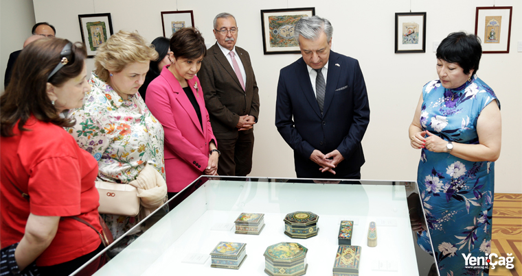 В Музее искусств открылась выставка современных художников-миниатюристов Узбекистана