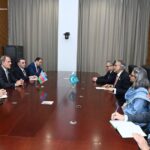 Министр иностранных дел Азербайджана встретился с пакистанским коллегой