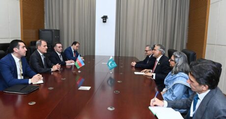 Министр иностранных дел Азербайджана встретился с пакистанским коллегой