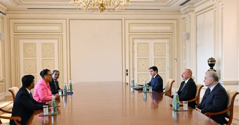 Президент Ильхам Алиев принял генерального секретаря Содружества наций