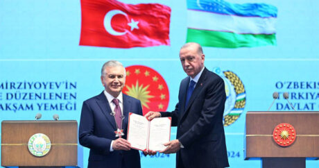 Шавкат Мирзиёев награжден высшей государственной наградой Турецкой Республики