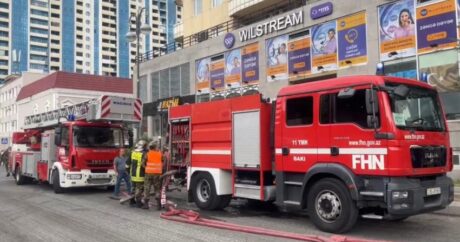 В одном из зданий в Баку произошел пожар